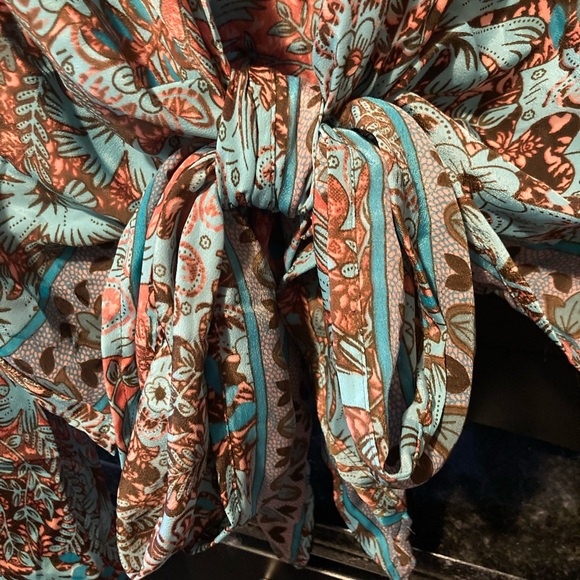 Blue and orangeish/pink fly away/wrap size large - Picture 3 of 6